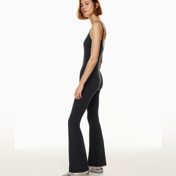 Aritzia Wilfred Free Black Divinity Kick Flare Jumpsuit - Picture 5 of 16